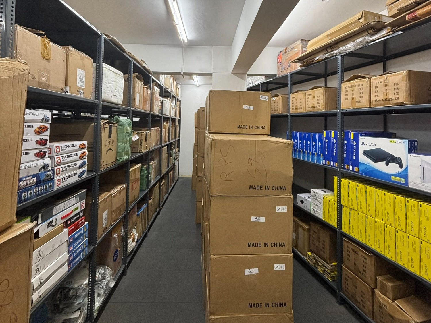 Micromini store and warehouse