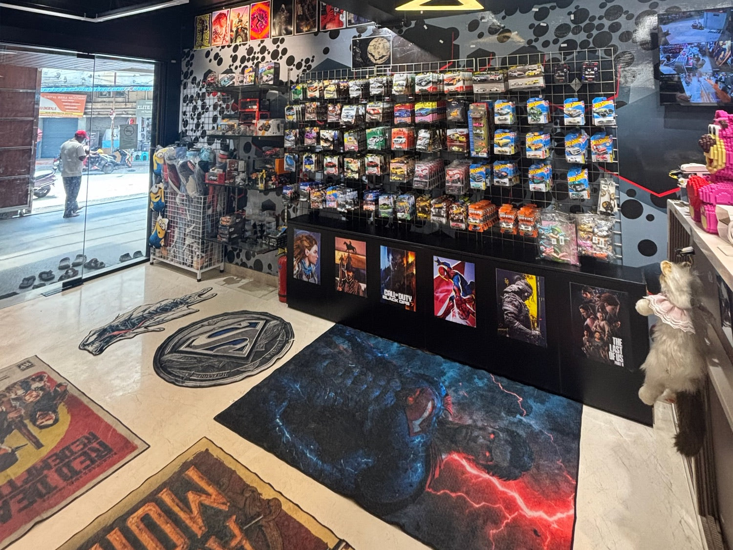 Micromini store and warehouse
